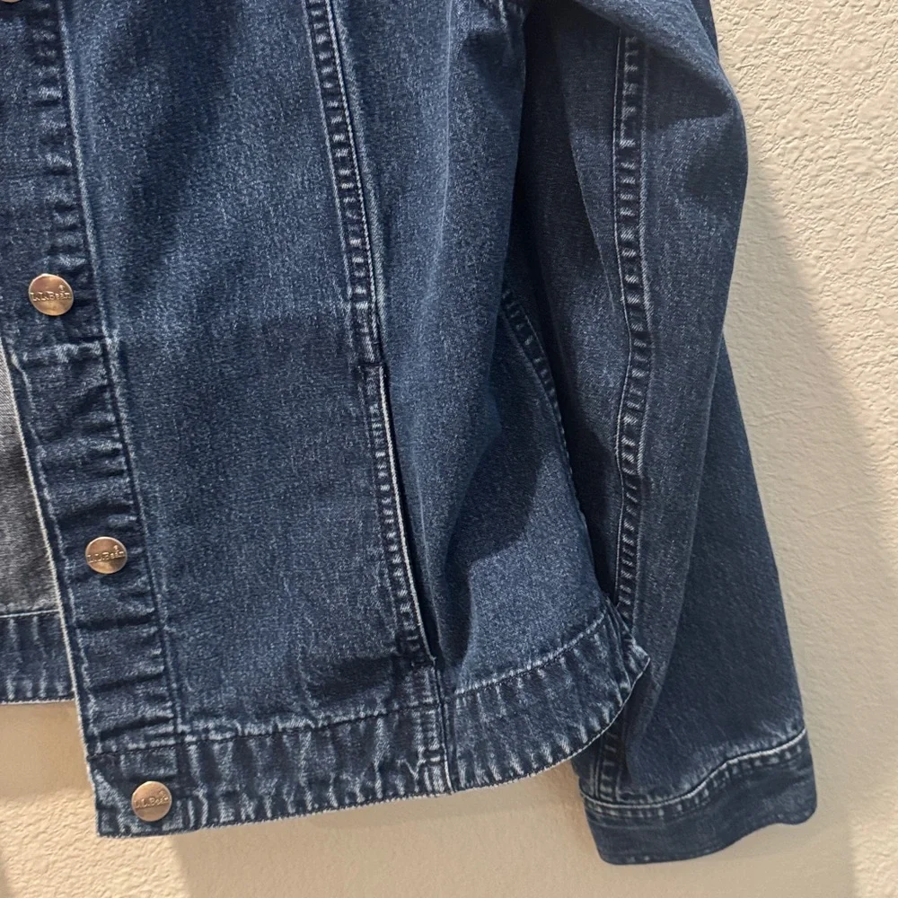 L.L. Bean Women's Blue Denim Jacket
Size Medium - Picture 3 of 9